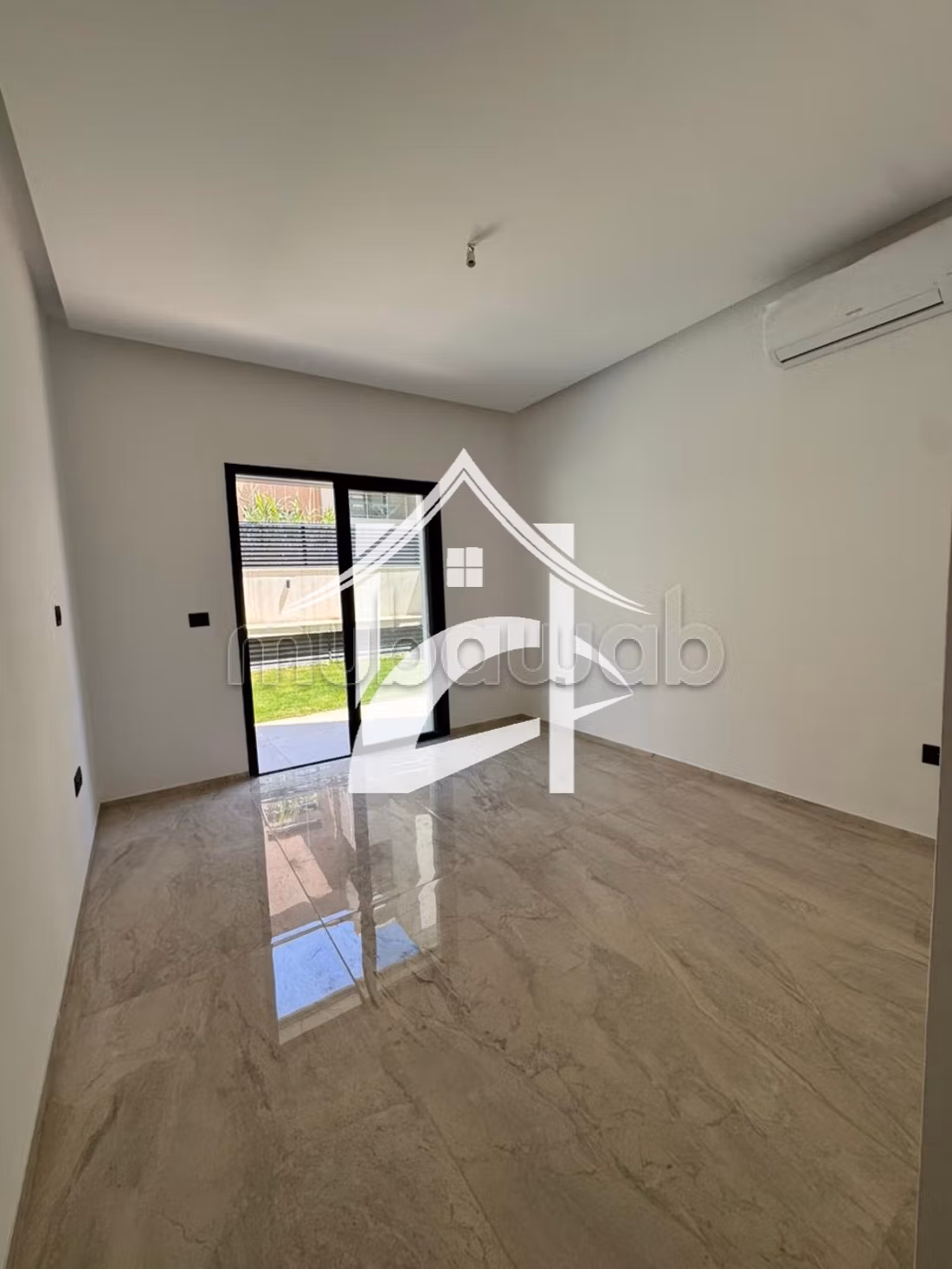 S2 neuf avec piscine et suite parentale
