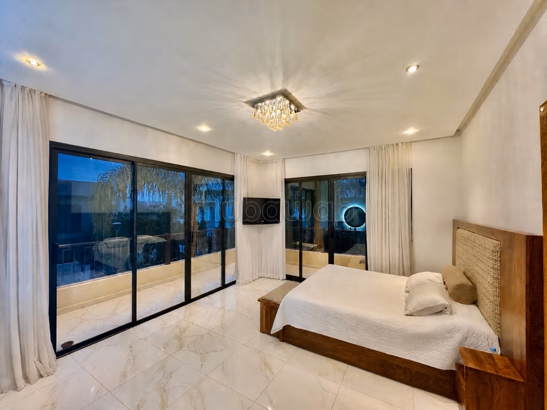 Luxe villa te huur aan de Route de Tahanaout. Oppervlakte 500 m². Gemeubileerd