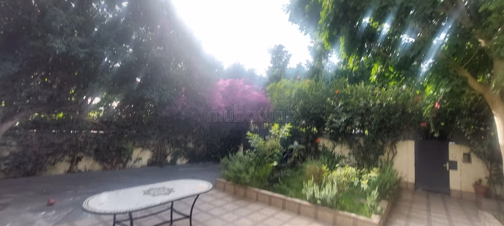 Magnifica villa in affitto a Hassan Centro. Superficie di 700 m². Bella terrazza e giardino