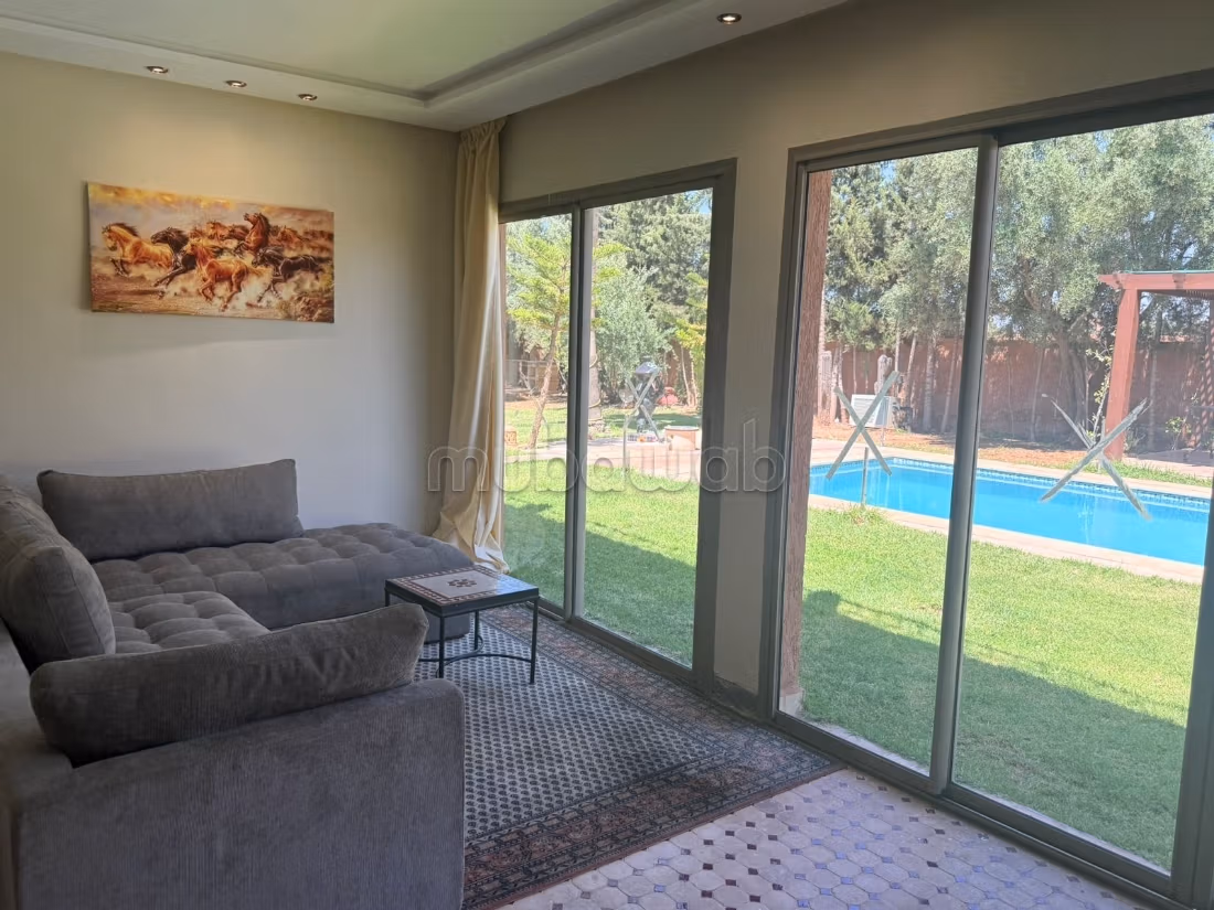 Magnifica villa in vendita a Sidi Abdallah Ghiat. 6 belle camere. Ben arredato