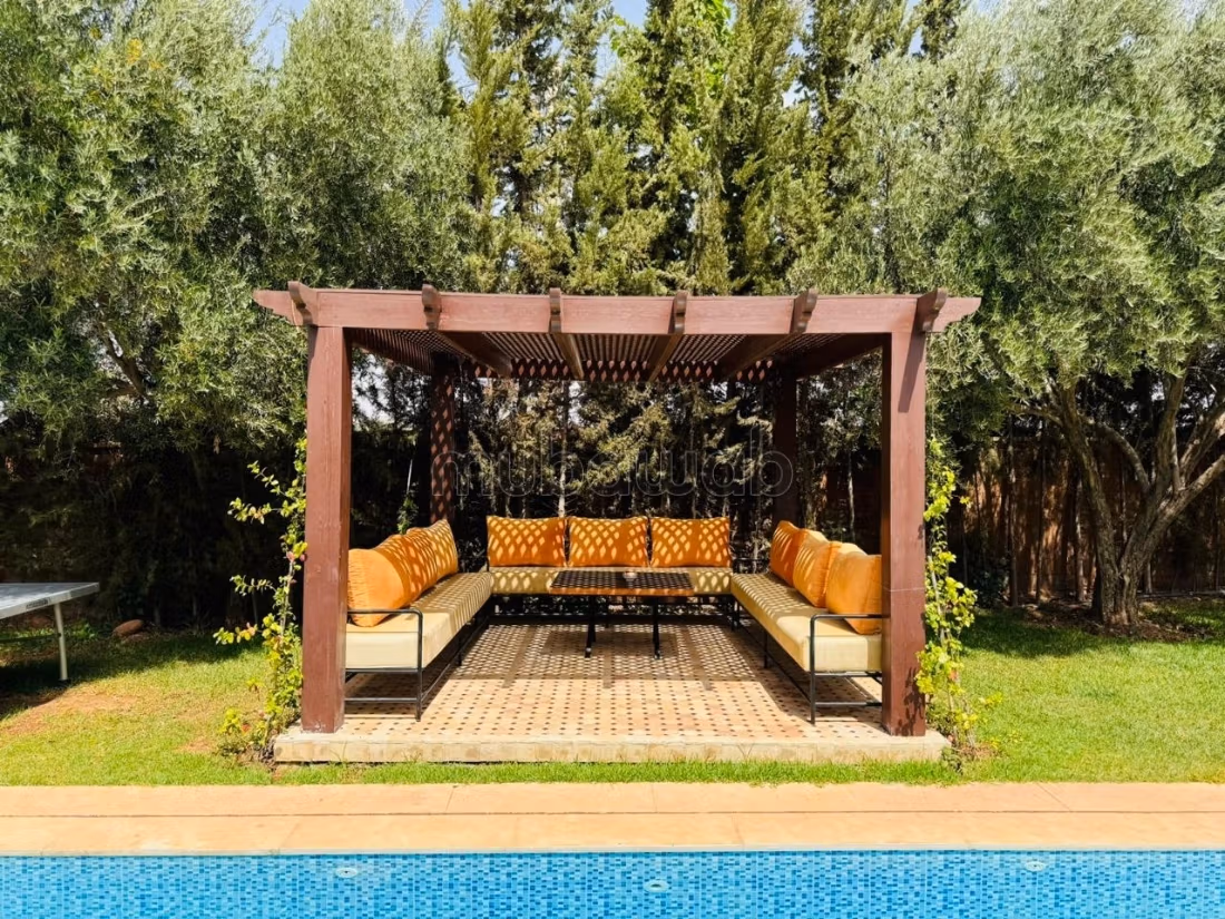 Magnifica villa in vendita a Sidi Abdallah Ghiat. 6 belle camere. Ben arredato