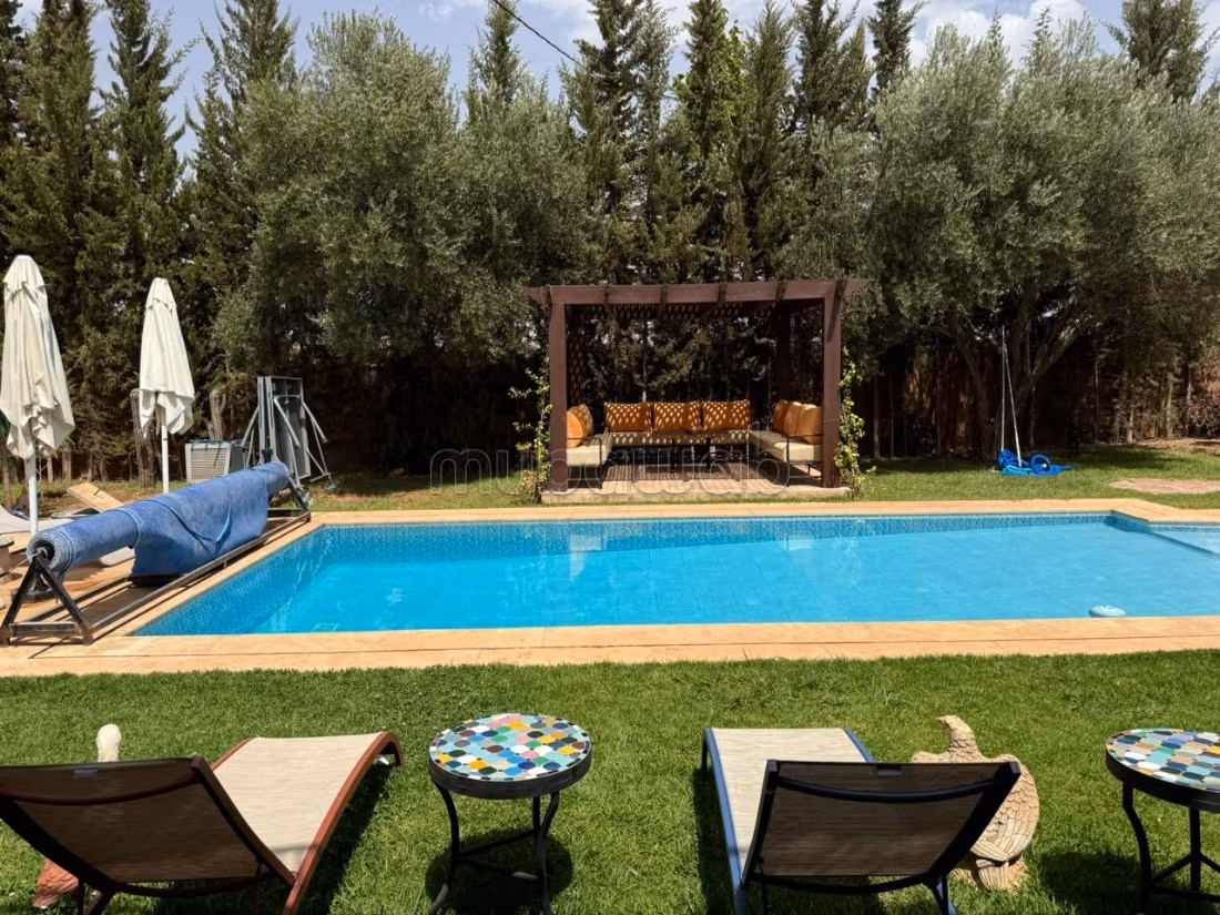 Magnifica villa in vendita a Sidi Abdallah Ghiat. 6 belle camere. Ben arredato