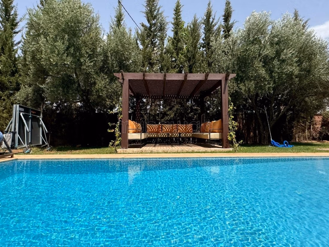 Magnifica villa in vendita a Sidi Abdallah Ghiat. 6 belle camere. Ben arredato