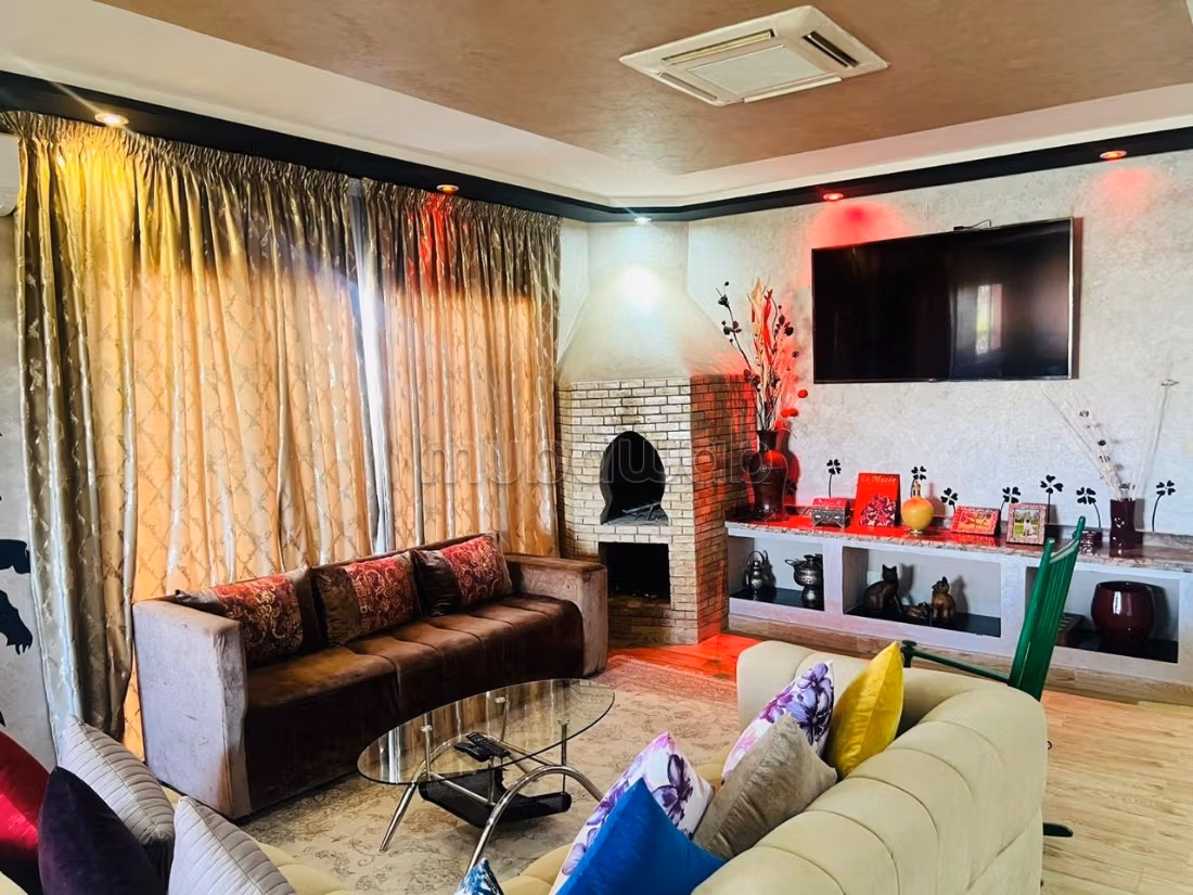 Magnifica villa in vendita a Sidi Abdallah Ghiat. 6 belle camere. Ben arredato