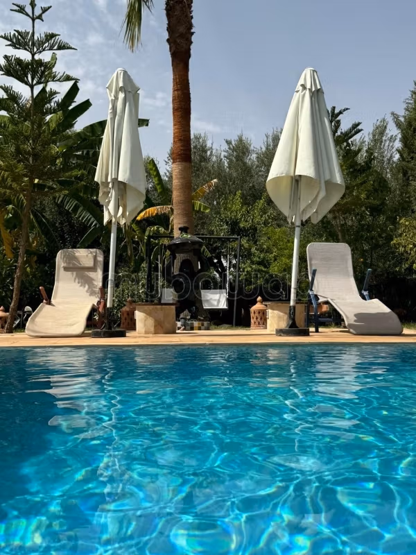 Magnifique villa à vendre à Sidi Abdallah Ghiat. 6 belles chambres. Bien meublé