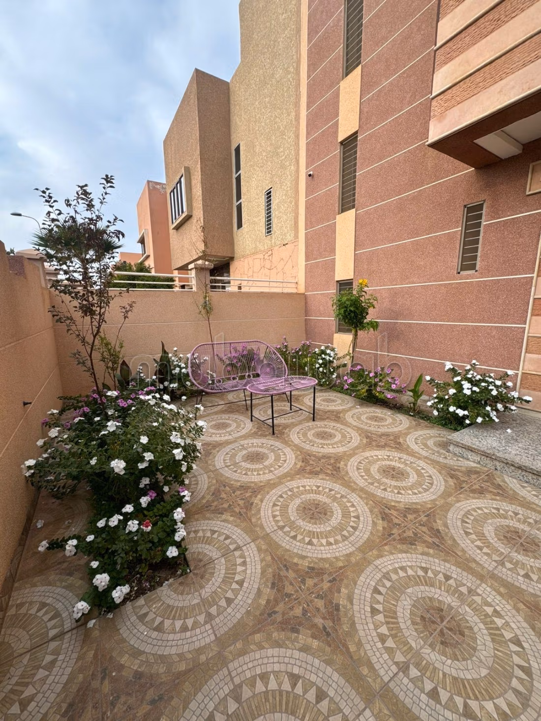 Gemeubileerde villa te koop in Tamansourt 200 m²