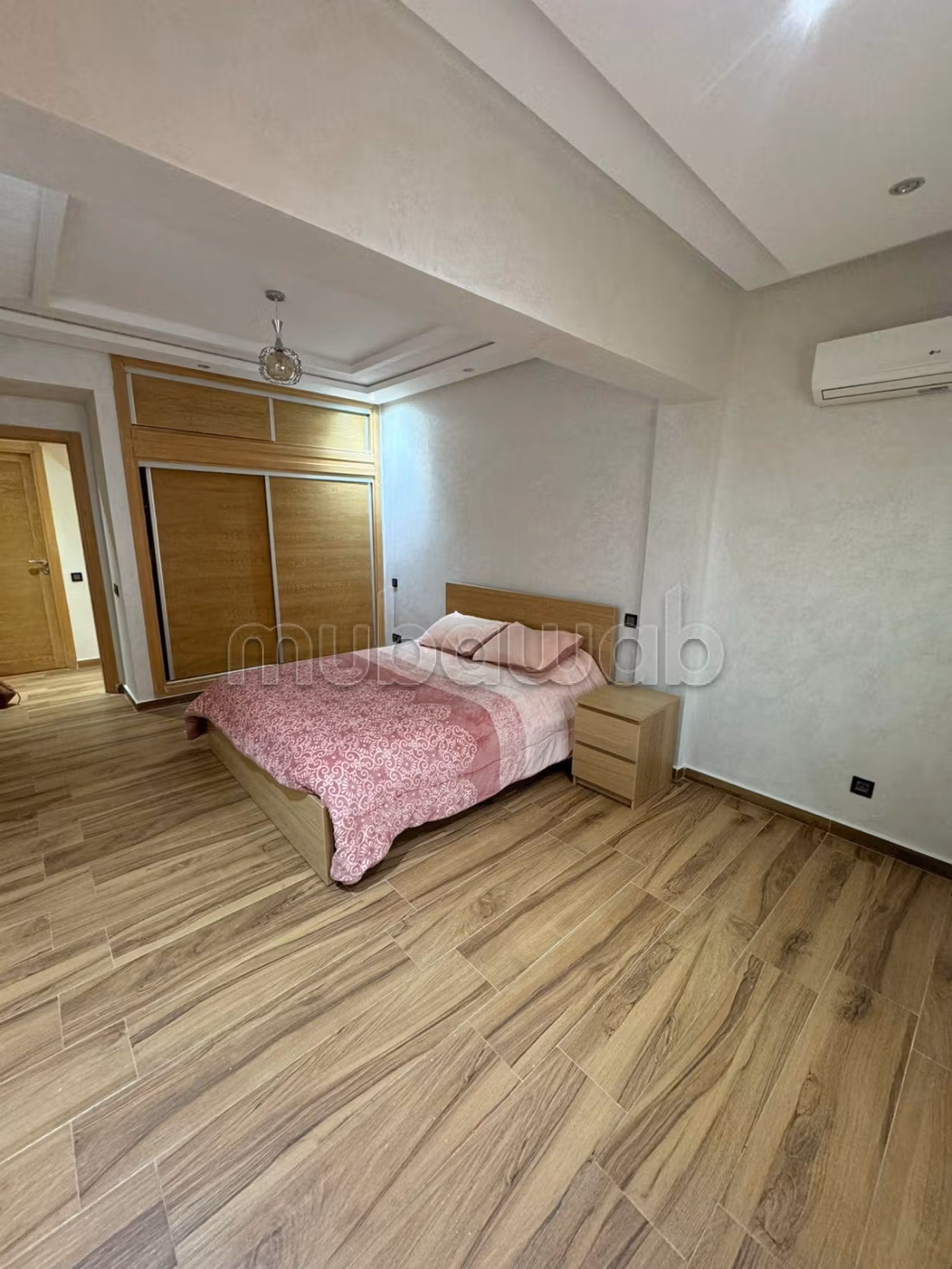 Gemeubileerde villa te koop in Tamansourt 200 m²