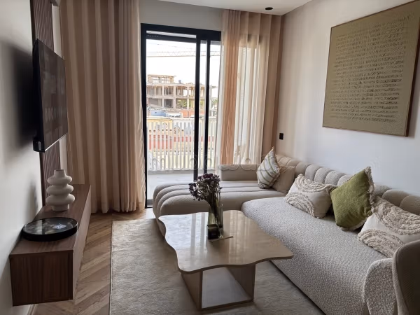 Large furnished studio new 47m² in Casa with parking