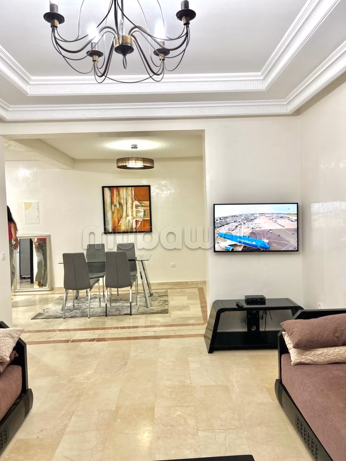Très bel appartement meublé en location à Hay Riyad.
Superficie 105 m².
Bien meublé — 2