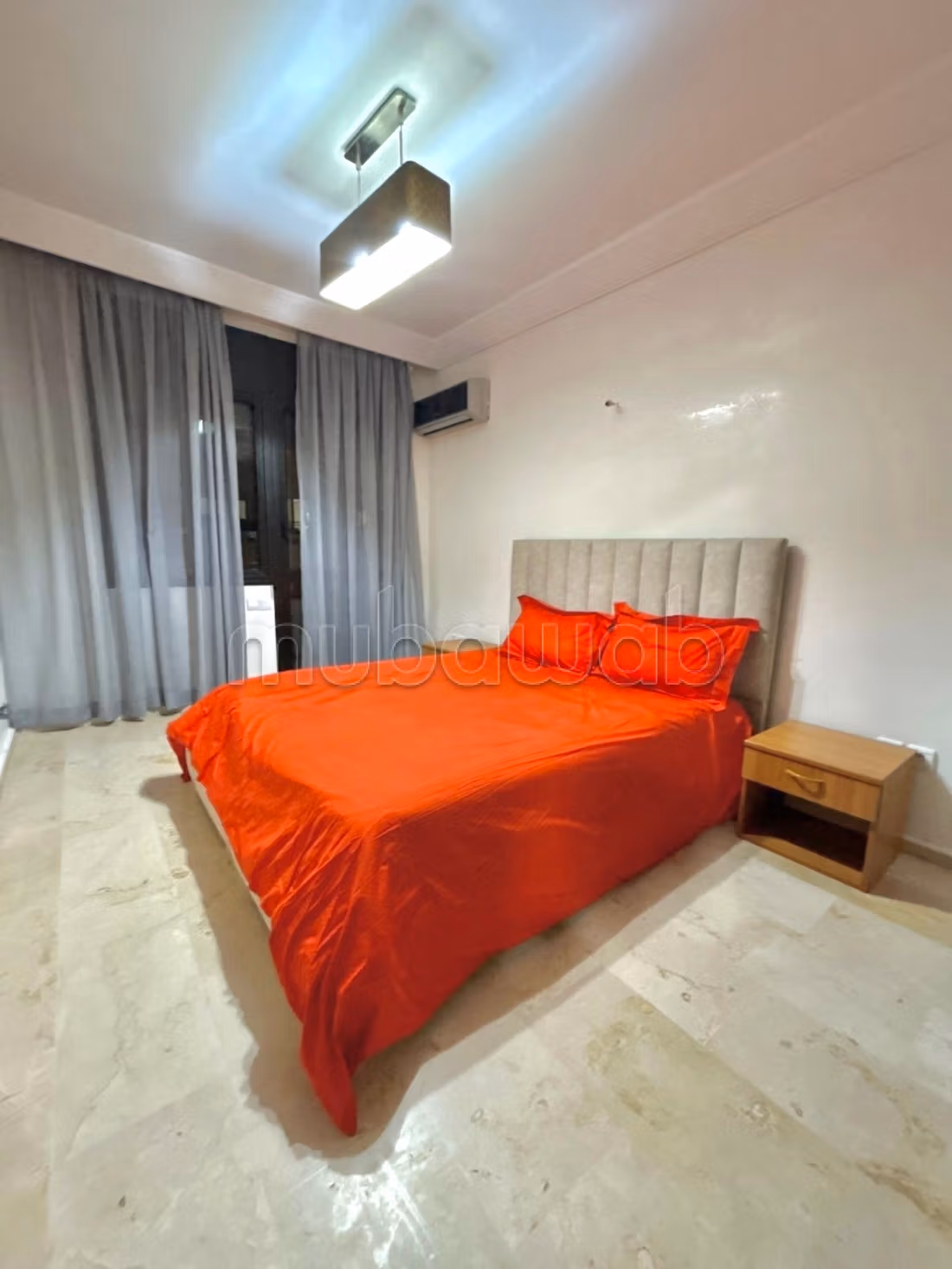 Très bel appartement meublé en location à Hay Riyad.
Superficie 105 m².
Bien meublé — 4