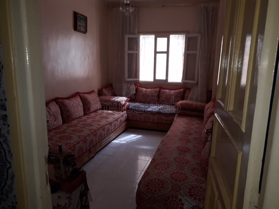 Appartement à vendre à Issil.
Surface totale 220 m².
Ascenseur et terrasse — 3