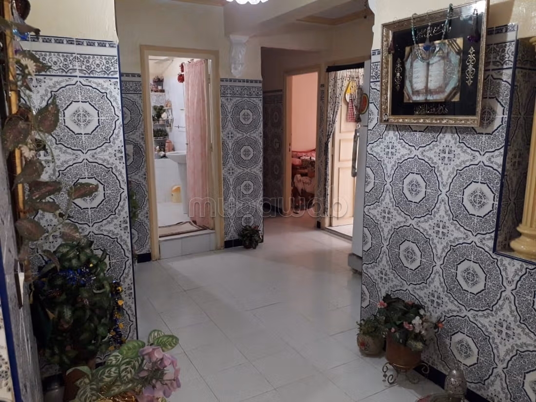Appartement à vendre à Issil.
Surface totale 220 m².
Ascenseur et terrasse — 4