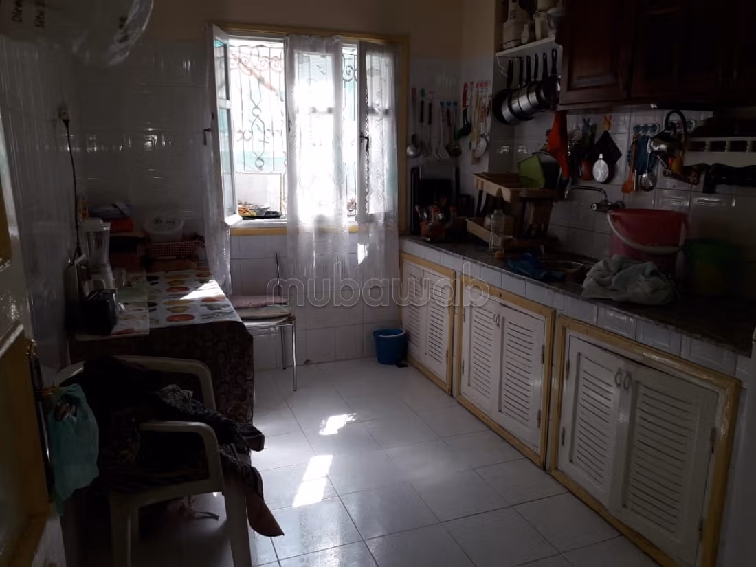 Appartement à vendre à Issil.
Surface totale 220 m².
Ascenseur et terrasse — 5