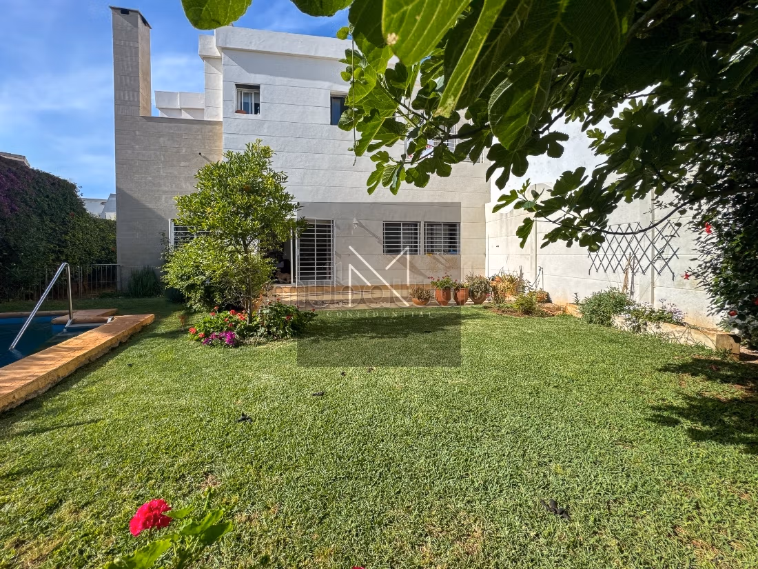 Dar Bouazza, Villa in Vendita con piscina e giardino