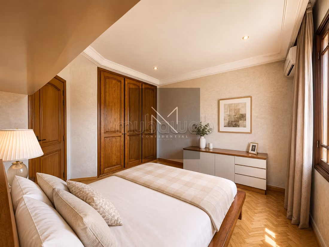 Family villa, spacious with pool and garden
