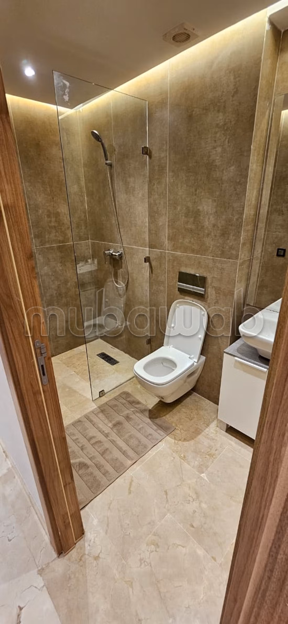 Superbo appartamento in affitto a Camp Al Ghoul. Superficie 88 m². Arredato