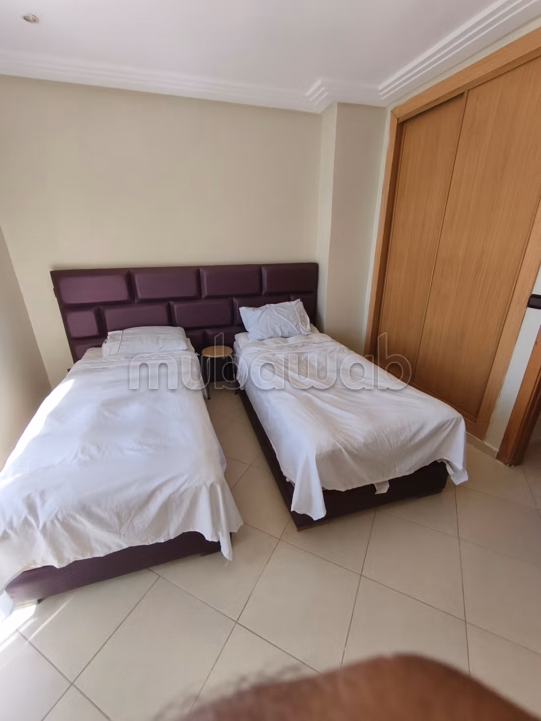 Bel appartement à vendre à Asilah. Surface totale 98 m². Cuisinière avec four