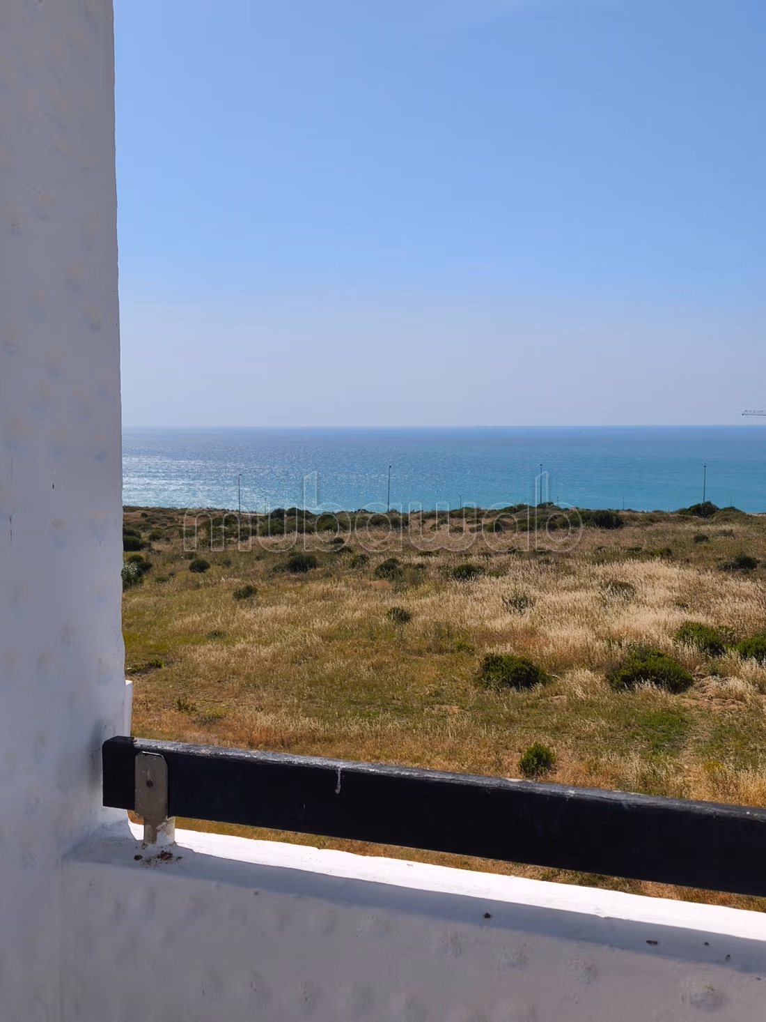 Bel appartement à vendre à Asilah. Surface totale 98 m². Cuisinière avec four