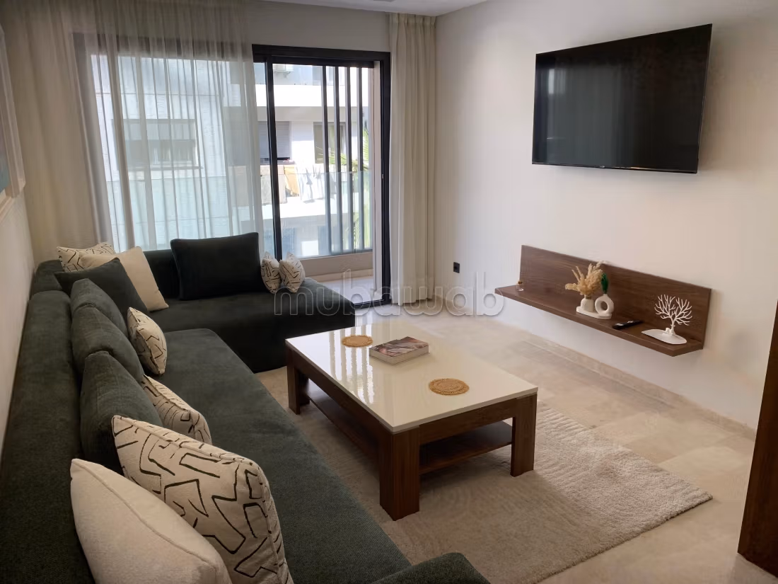 Superbo studio da affittare a Laya arredato
