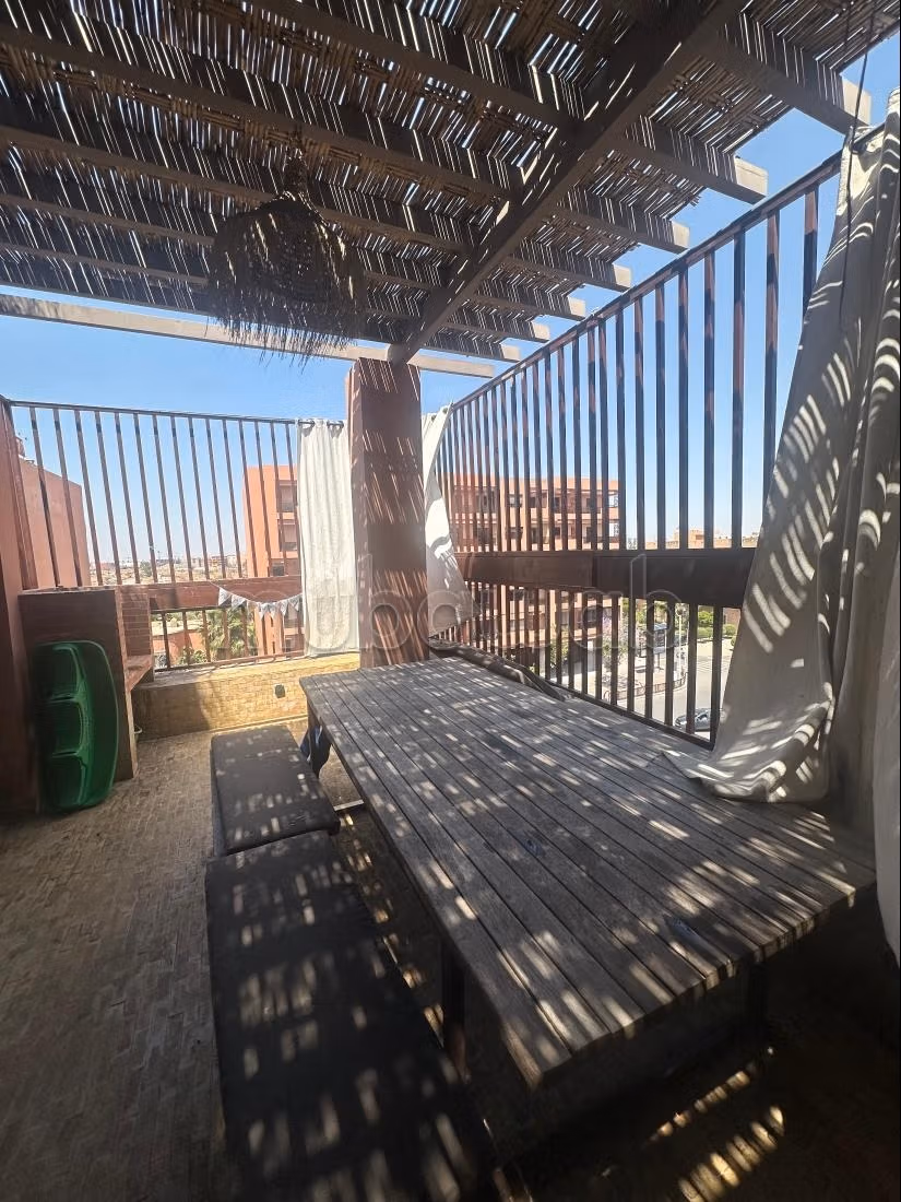 Dans immeuble conçu par Charles Boccara, magnifique appartement entièrement rénové avec terrasse — 2