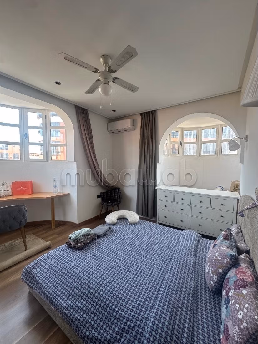 Dans immeuble conçu par Charles Boccara, magnifique appartement entièrement rénové avec terrasse — 4