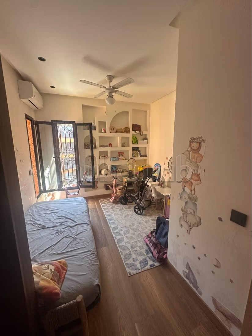 Dans immeuble conçu par Charles Boccara, magnifique appartement entièrement rénové avec terrasse — 5