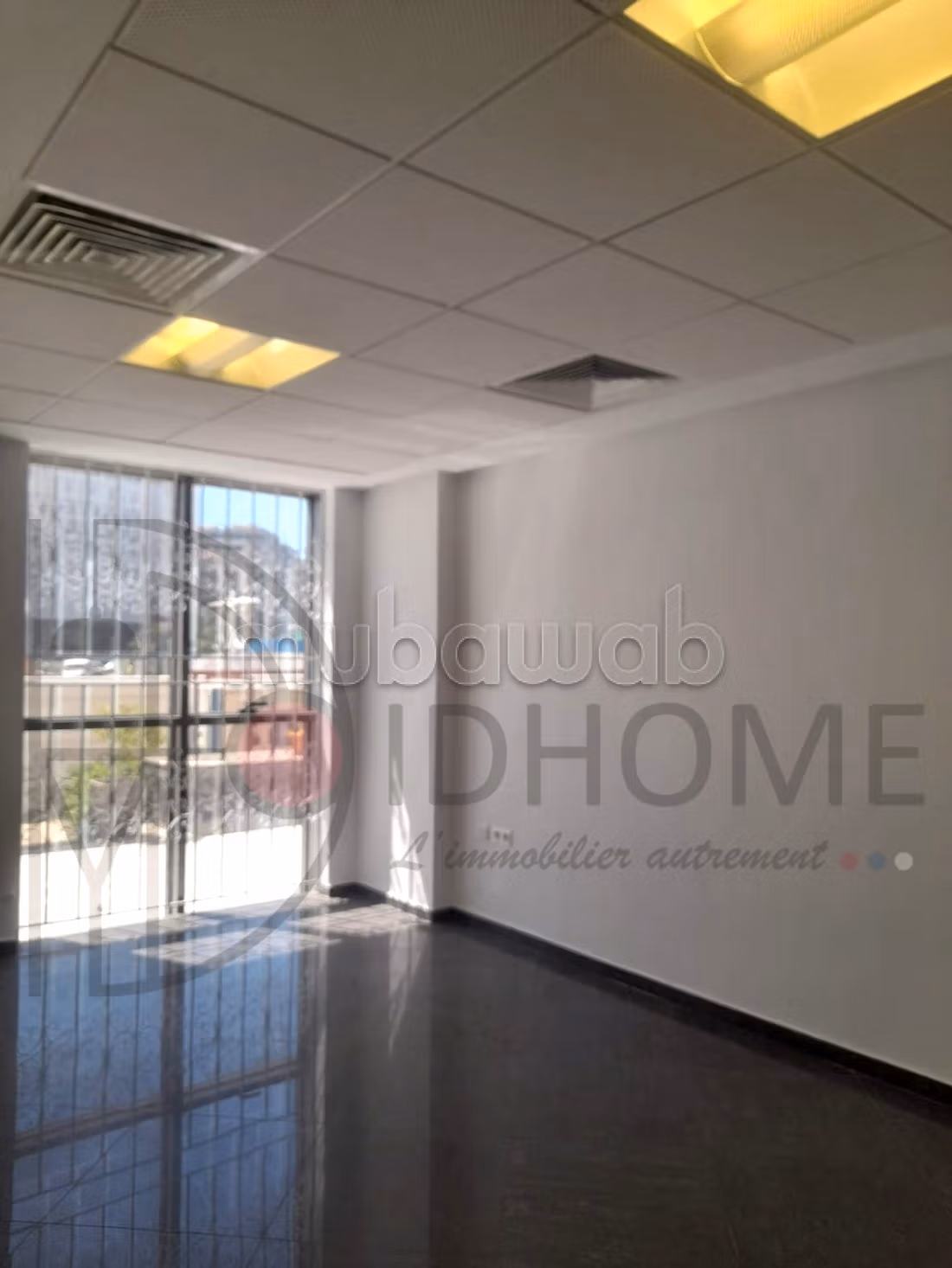 A louer bureau RDC de 93m² au Centre Urbain Nord