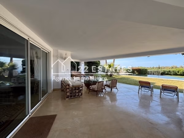 Villa d’exception avec piscine – Vue panoramique à
