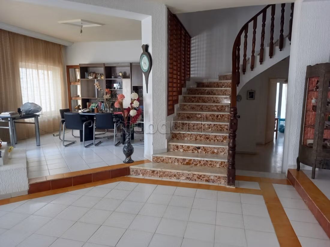 A vendre villa menzah 9a prix 3 milliards