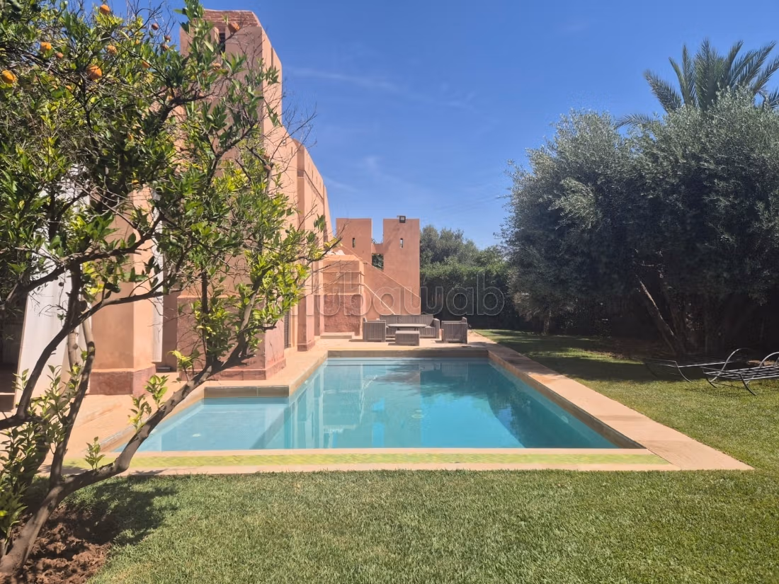 Bella villa arredata in vendita