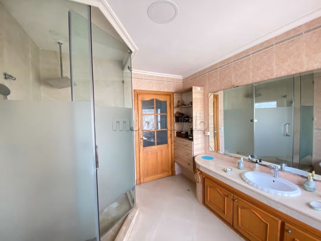 Superba villa in vendita – Nassim/Strada Bouskoura