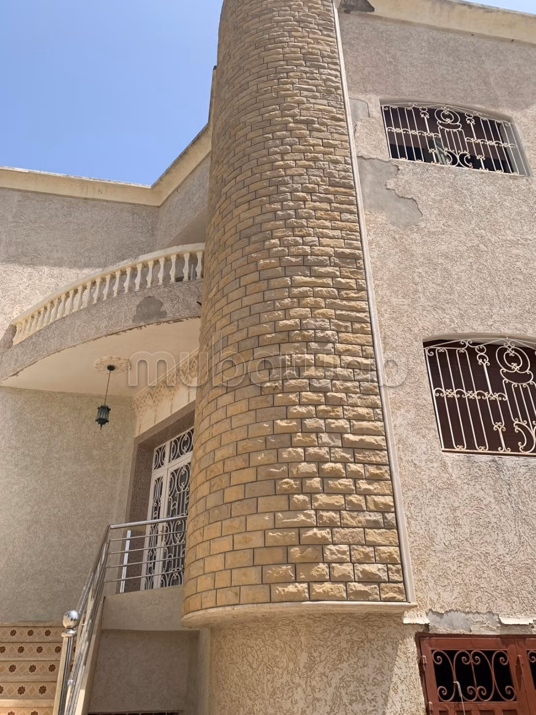 Maison de haut standing à vendre à Route de Meknes. Surface...