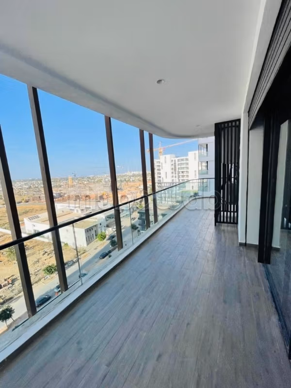 Studio au 10 éme étage cfc de 72 m2 avec parking