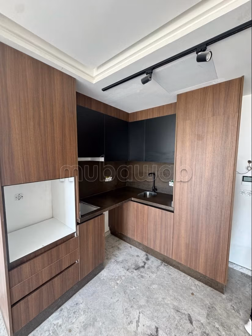 Vente d'un bel appartement à Palmier.
Surface totale 49 m².
Salon typique marocain, résidence sécurisée — 2