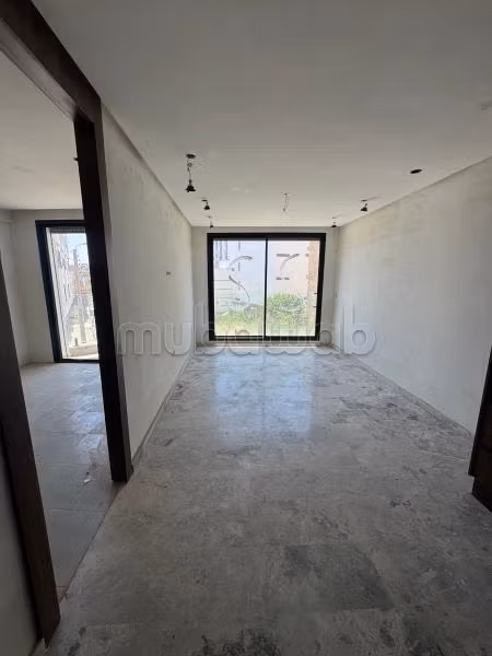 Vente d'un bel appartement à Palmier. 
Surface totale 49 m². 
Salon typique marocain, résidence sécurisée