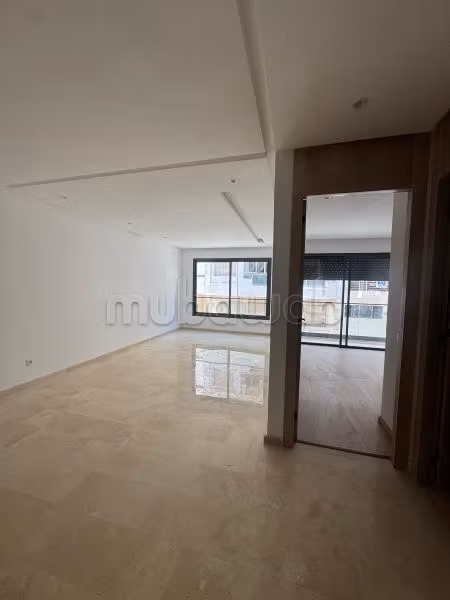 Vend appartement à Bourgogne Ouest. 1 Pièce. Antenne parabolique, résidence sécurisée