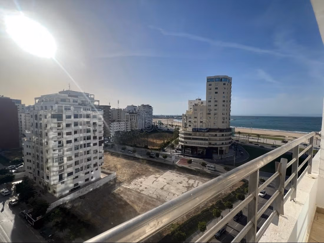 Magnifique appartement de standing en plein centre ville avec vue mer – Emplacement exceptionnel