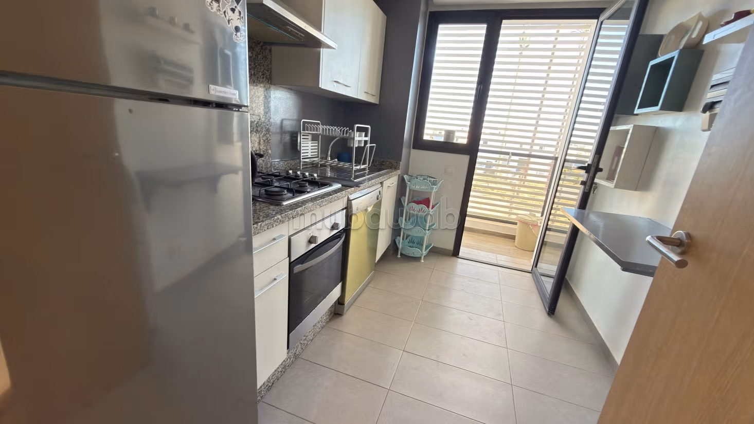 Accogliente studio arredato senza affaccio in affitto – Dar Bouazza vicino alla scuola Al Jaber e alla spiaggia