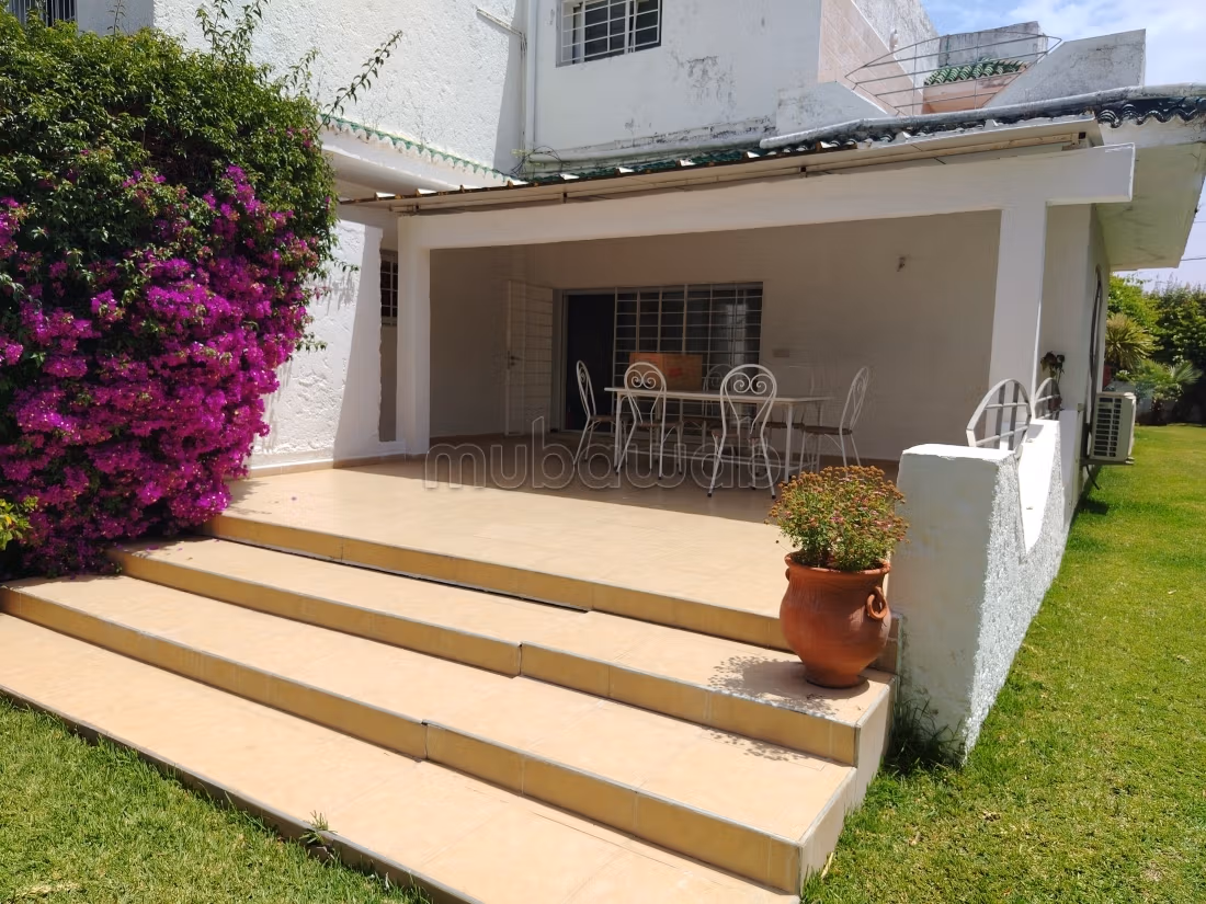 Villa con piscina in affitto a Souissi Rabat