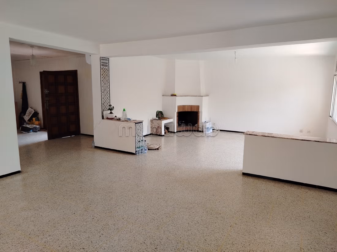 Villa con piscina in affitto a Souissi Rabat