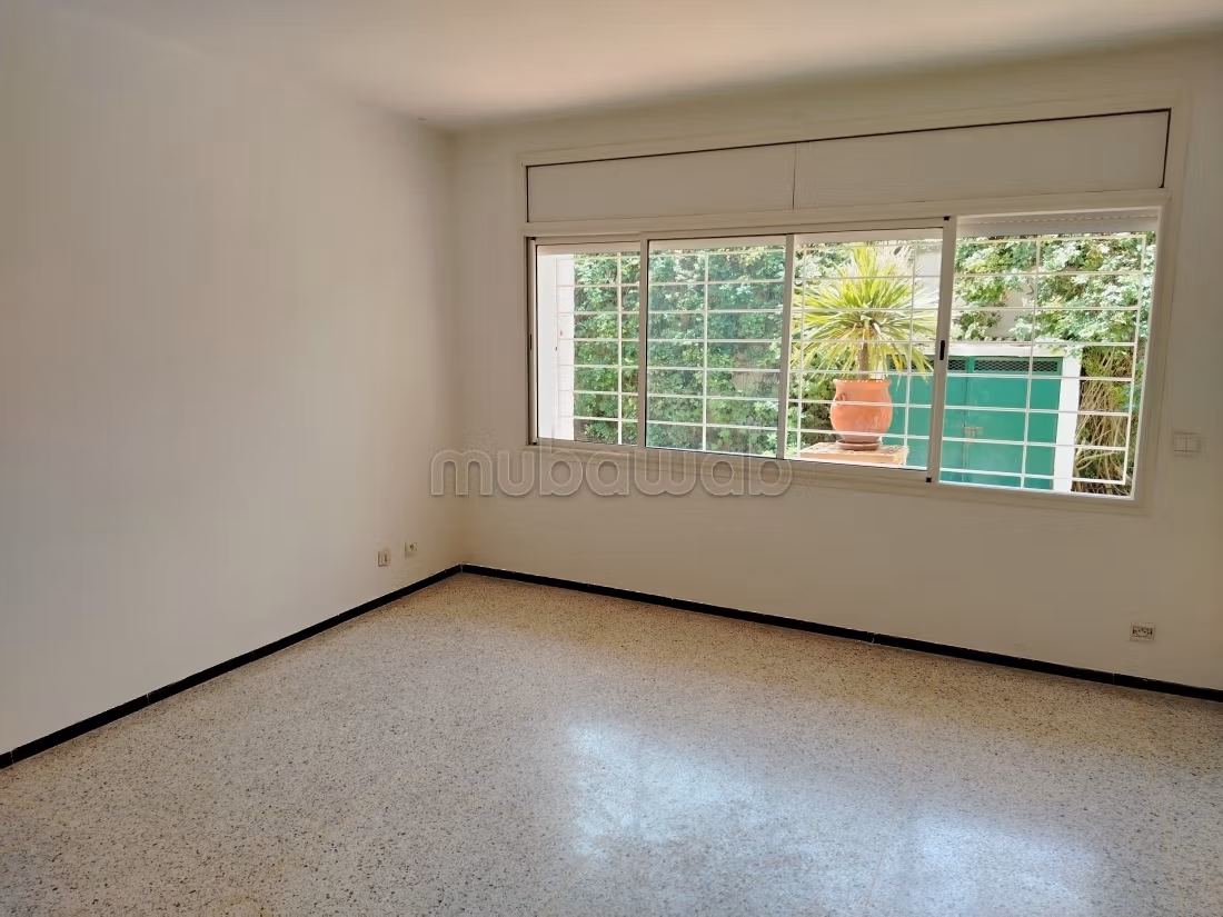Villa con piscina in affitto a Souissi Rabat