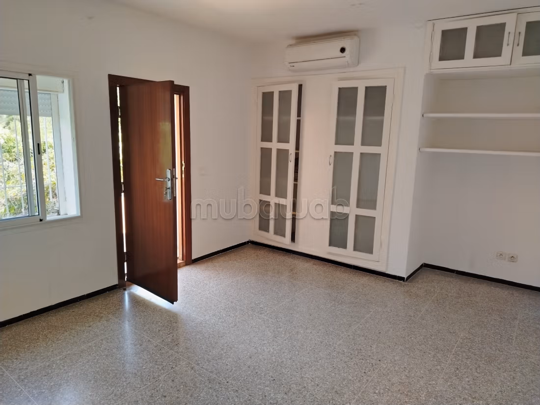 Villa con piscina in affitto a Souissi Rabat