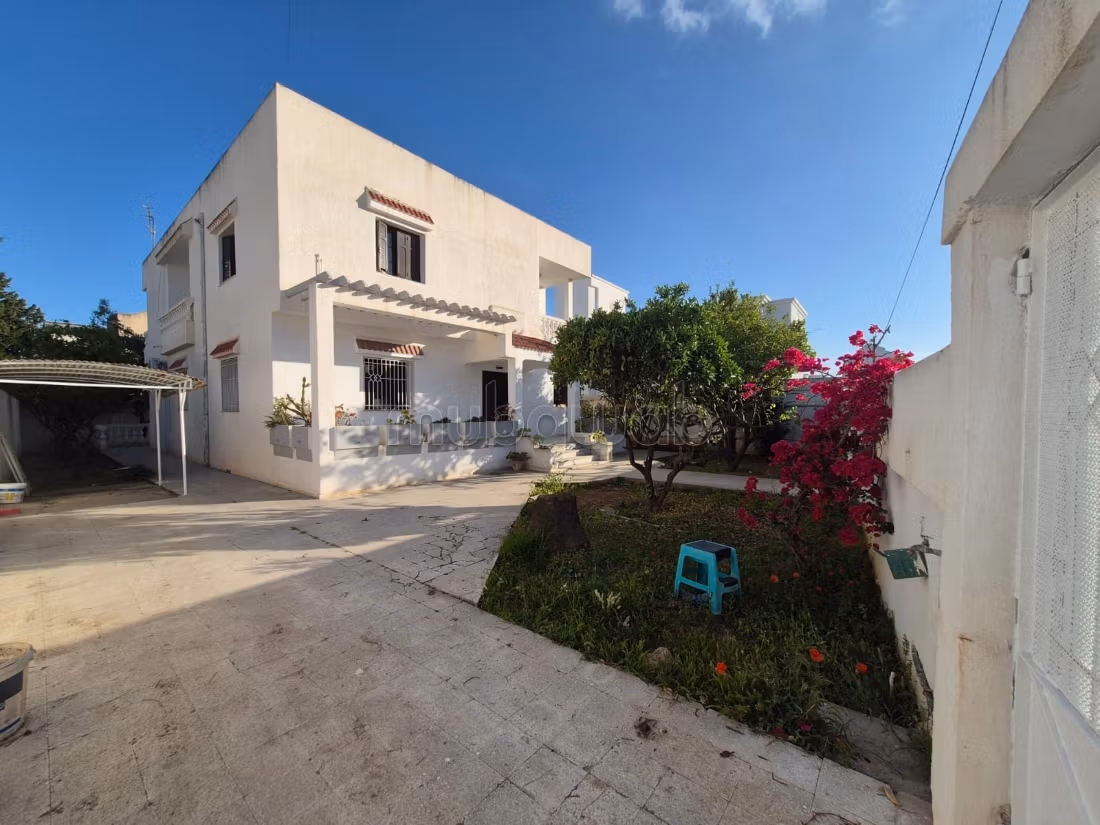 In vendita villa ad Ariana Superiore