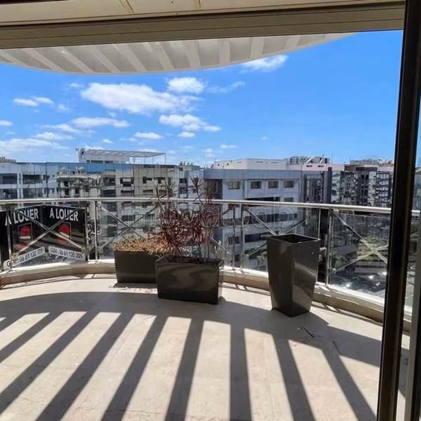 Appartement à Vendre de 431.0 m² à Casablanca, Triangle D'Or — 4