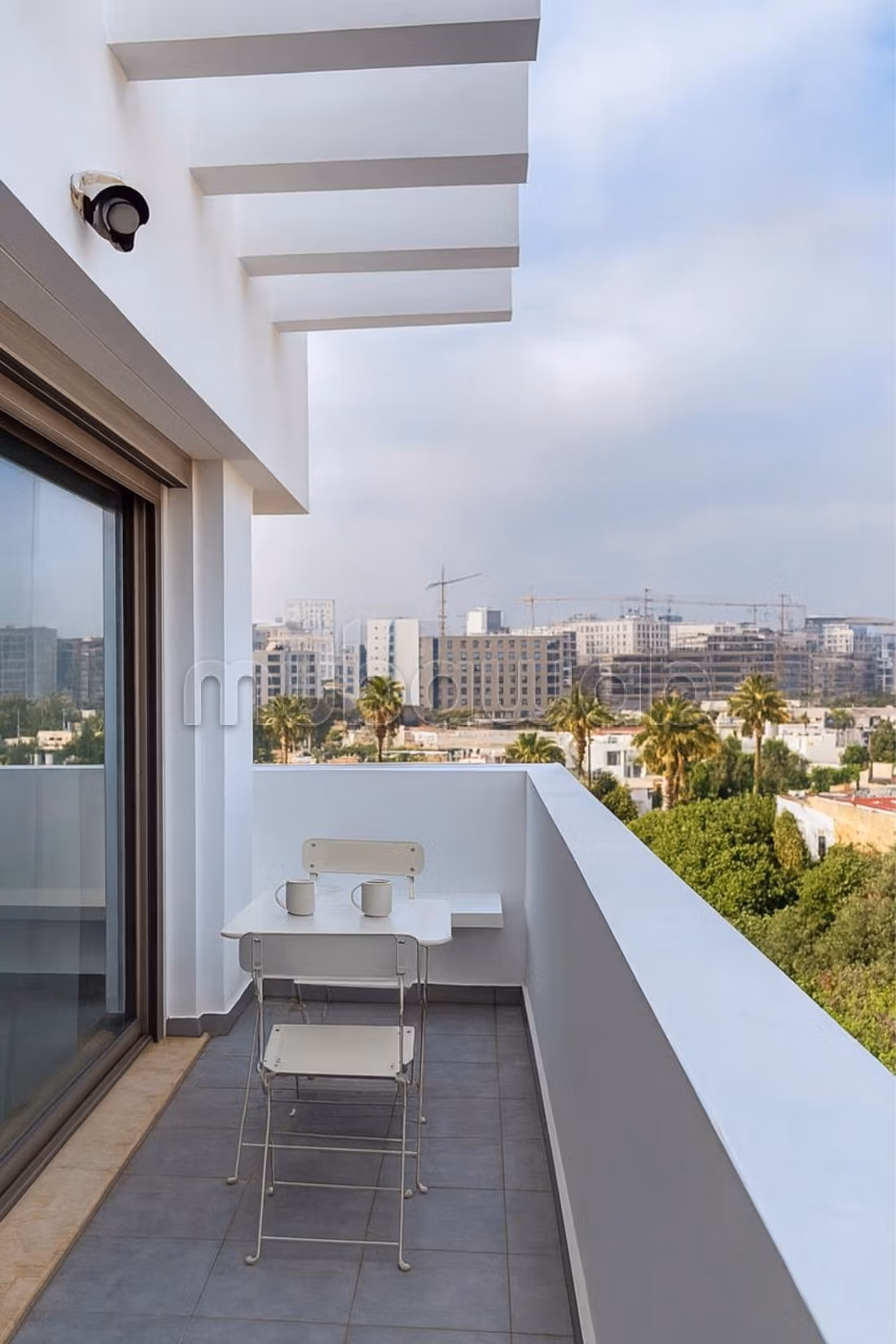 Studio meublé haut de gamme · vue villas · terrasse — 4