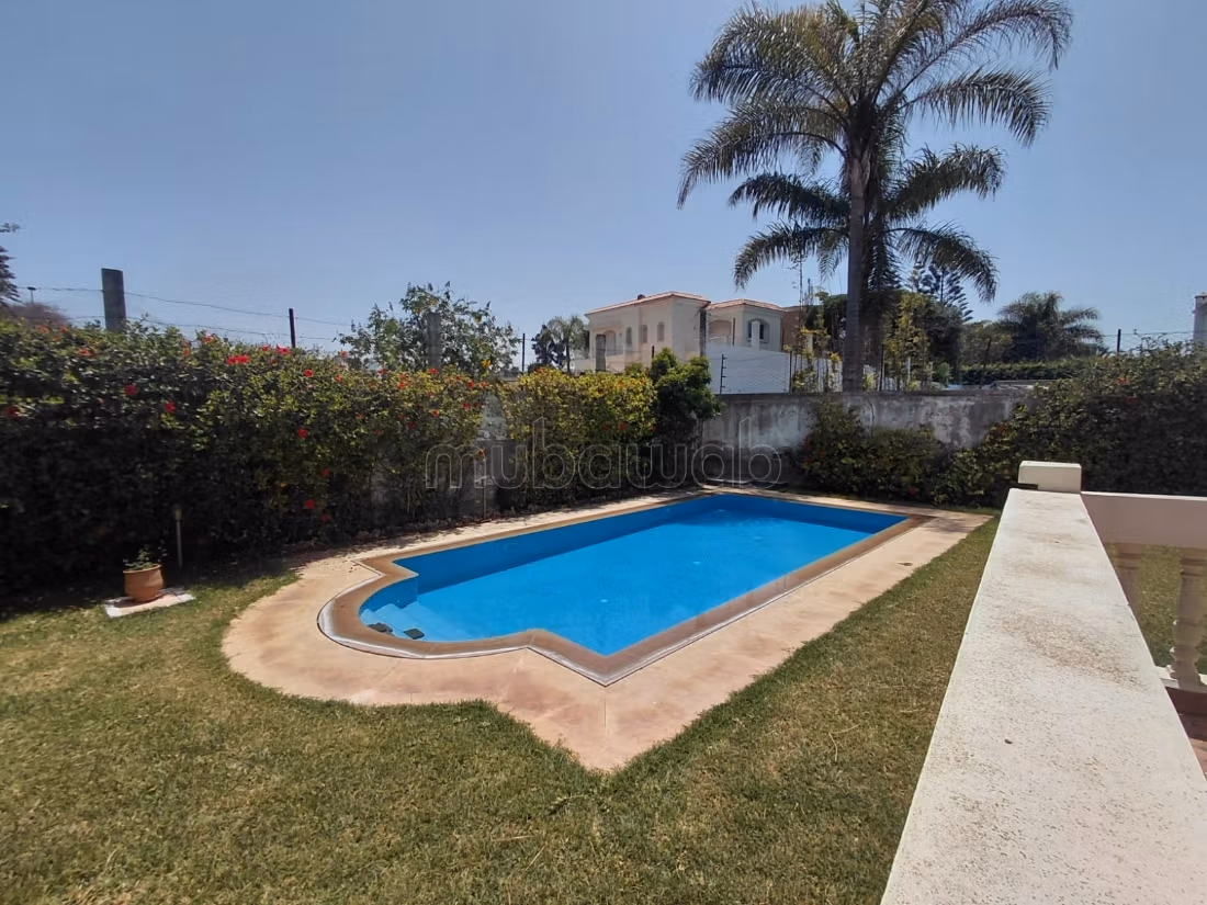 Te koop grote villa