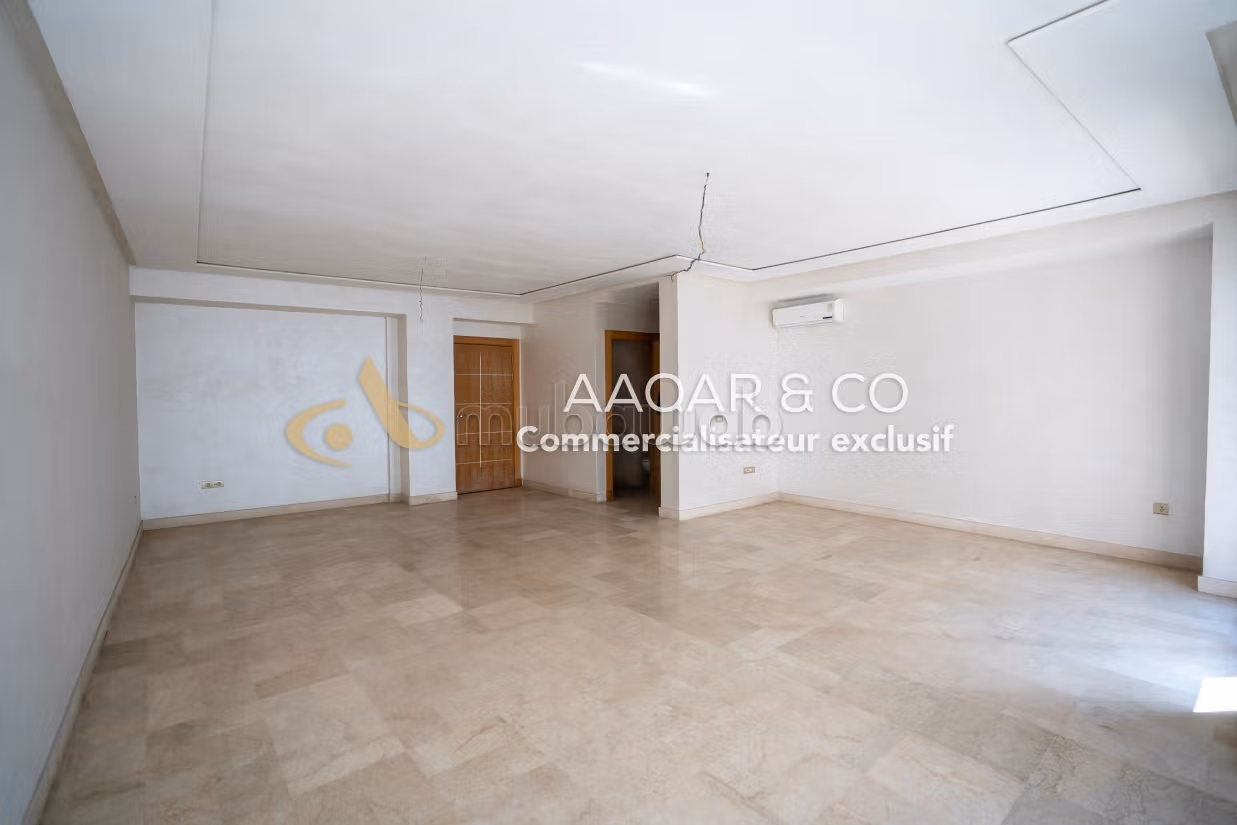 Un duplexe 3 chambres Salon à vendre — 2