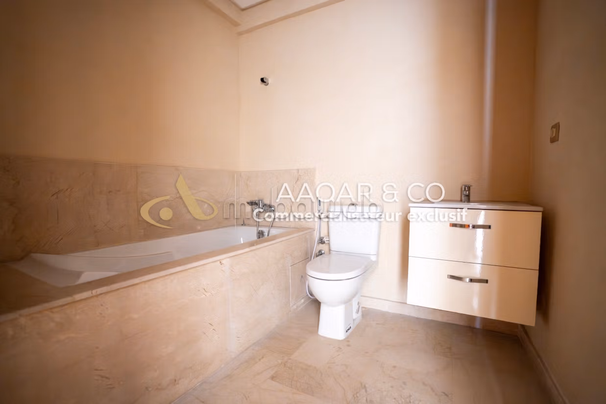Un duplexe 3 chambres Salon à vendre — 5