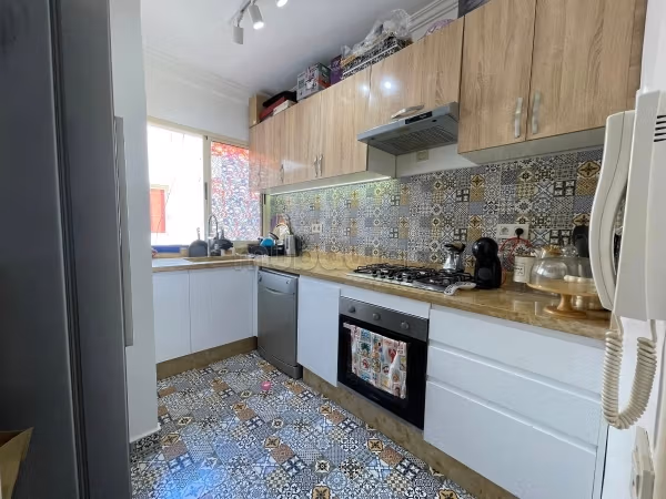 Joli Appartement à Vendre situé à Azzouzia