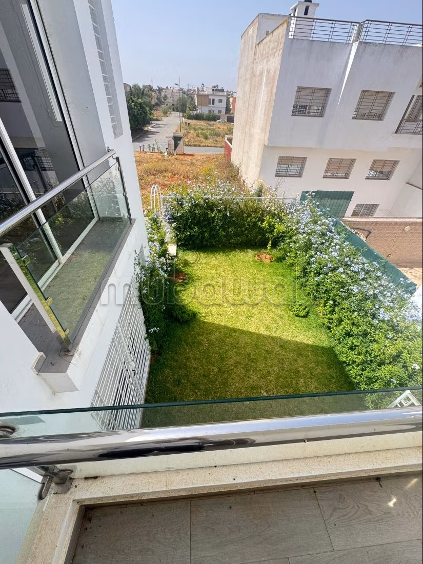 Villa de luxe à louer à Sala el Jadida. Belle terrasse et jardin